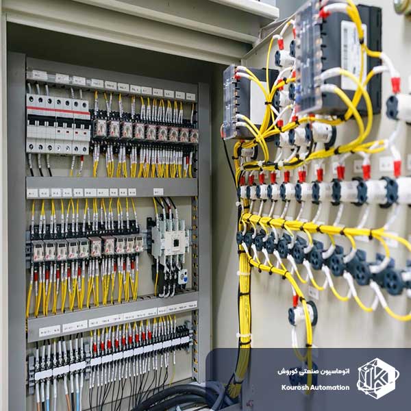 چرا خدمات ساخت تابلو برق صنعتی خود را به اتوماسیون صنعتی کوروش بسپاریم؟